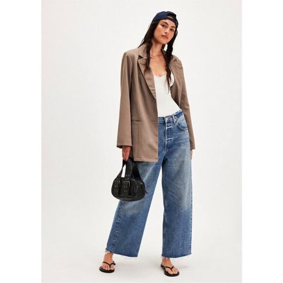 Citizens Of Humanity Denim - Citizens of Humanity Ayla Raw Hem Crop Jeans in Doheny Wash Size 29